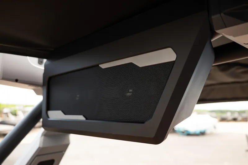 Slide: The Image of 2025 Supra SE 550 speaker system, close-up view. - 37