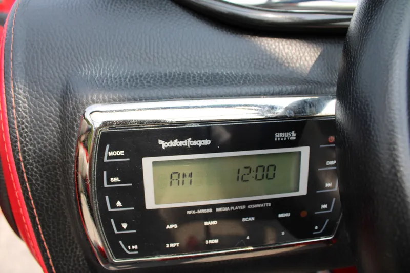 Slide: The Image of Malibu Wakesetter Lsv 247 2014 - 18