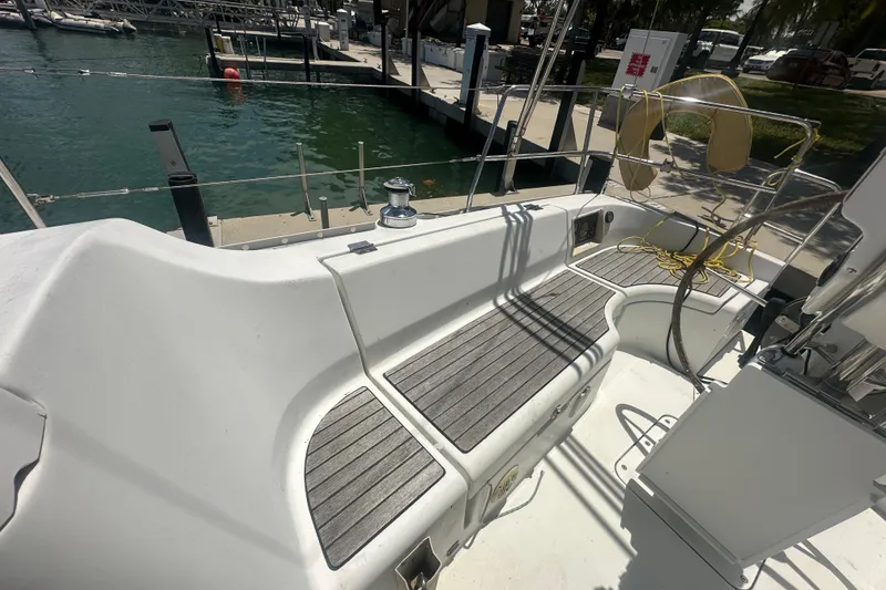Slide: The Image of Cockpit of 2006 Beneteau Oceanis Clipper 323 yacht docked at marina. - 42