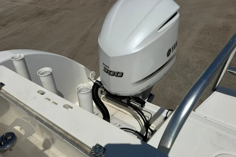 Slide: The Image of Outboard motor on a 2020 World Cat 325 CC boat, featuring Yamaha branding. - 30