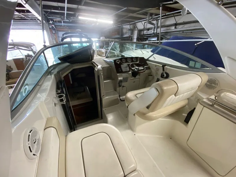 Slide: The Image of Interior of a 2013 Sea Ray Sundancer 260 yacht. - 4