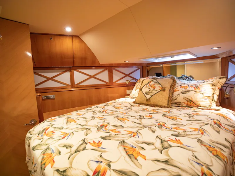 Slide: The Image of Luxurious bedroom in Cheoy Lee 68 Motor Yacht, year 2004. - 30