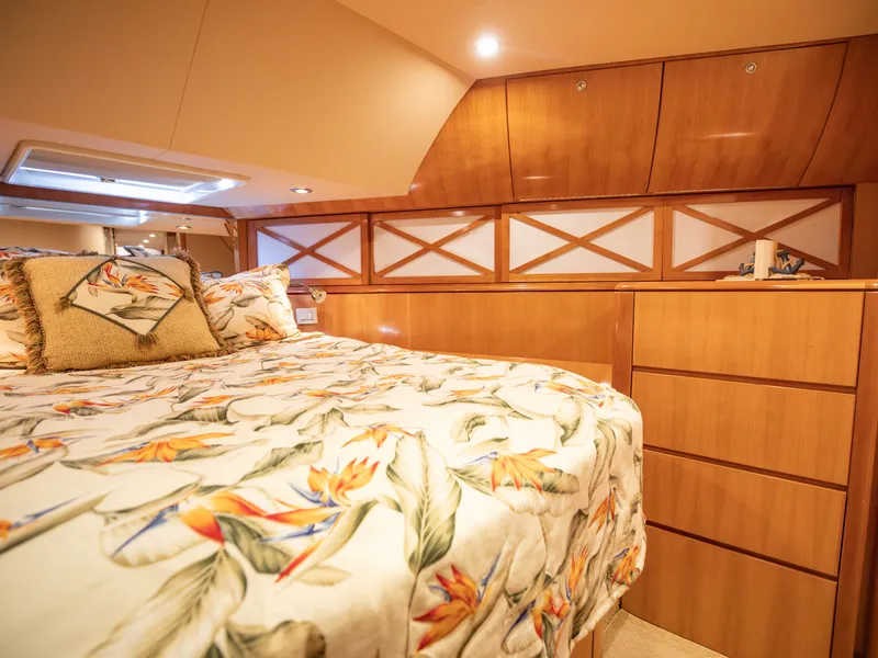 Slide: The Image of Luxurious bedroom in Cheoy Lee 68 Motor Yacht, year 2004. - 31
