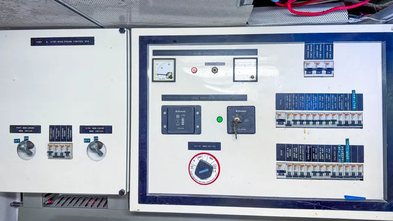 Slide: The Image of Cheoy Lee 68 MOTOR YACHT 2004 - 63