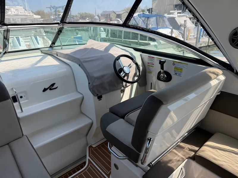 Slide: The Image of Interior of a 2014 Sea Ray Sundancer 260 yacht. - 10