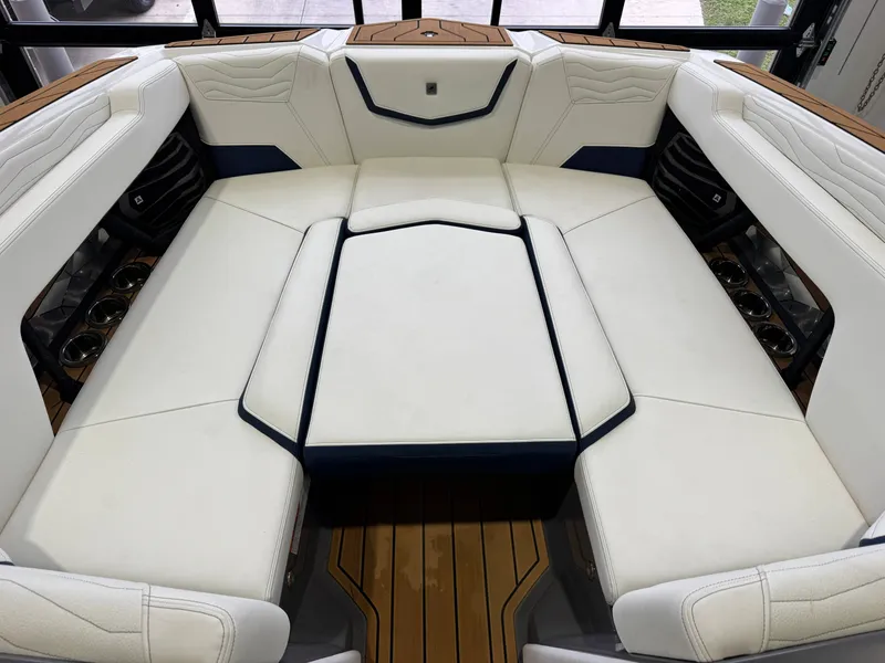 Slide: The Image of Nautique Super Air Nautique G25 2025 - 17