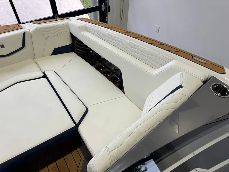 Slide: The Image of Nautique Super Air Nautique G25 2025 - 18