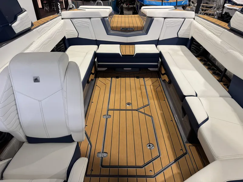 Slide: The Image of Nautique Super Air Nautique G25 2025 - 22