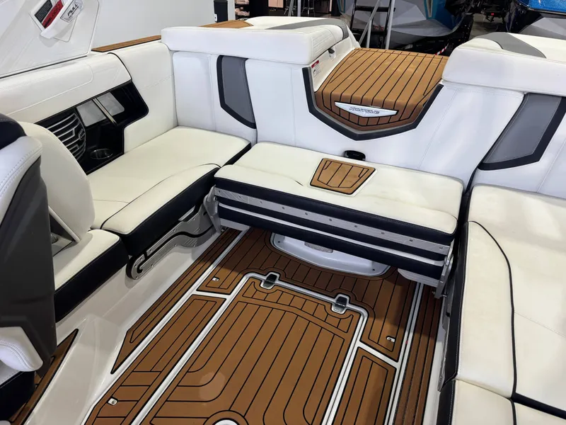 Slide: The Image of Nautique Super Air Nautique G21 2018 - 15
