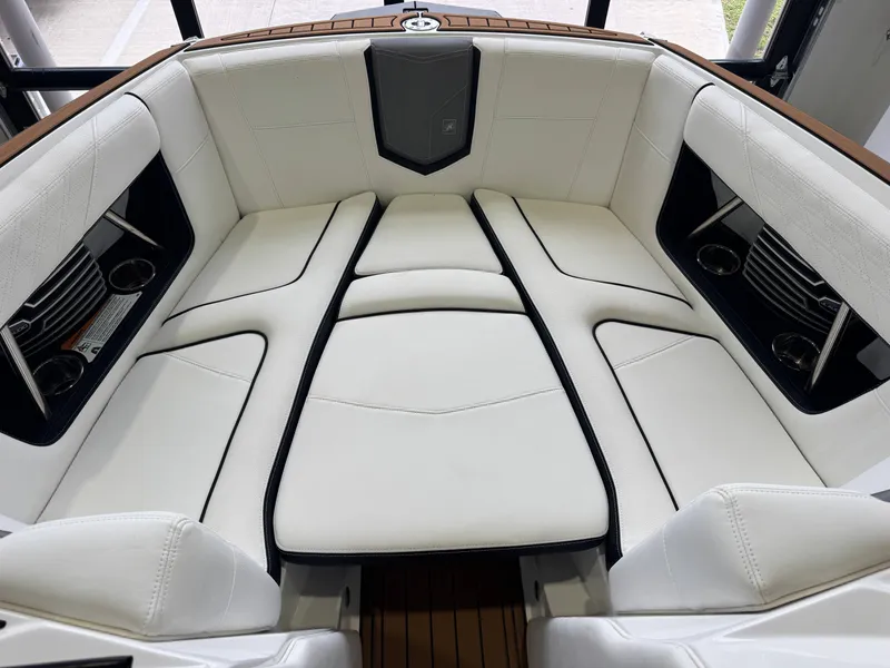 Slide: The Image of Nautique Super Air Nautique G21 2018 - 17