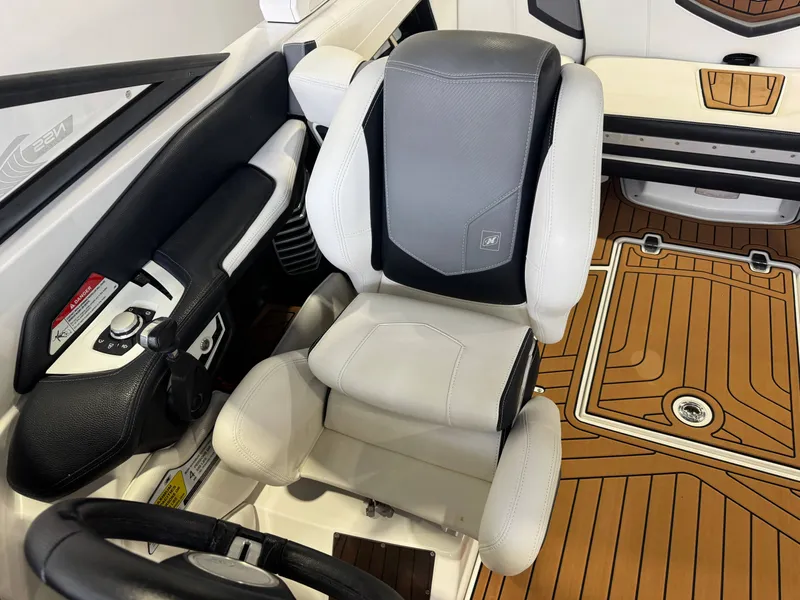 Slide: The Image of Nautique Super Air Nautique G21 2018 - 21