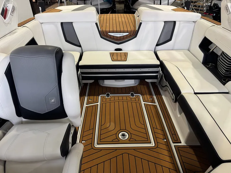 Slide: The Image of Nautique Super Air Nautique G21 2018 - 22