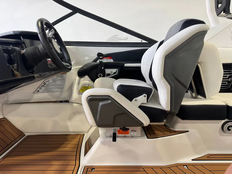 Slide: The Image of Nautique Super Air Nautique G21 2018 - 23