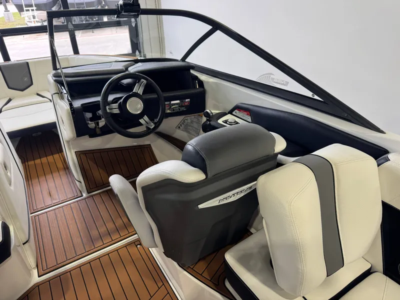 Slide: The Image of Nautique Super Air Nautique G21 2018 - 24
