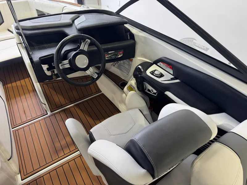 Slide: The Image of Nautique Super Air Nautique G21 2018 - 25