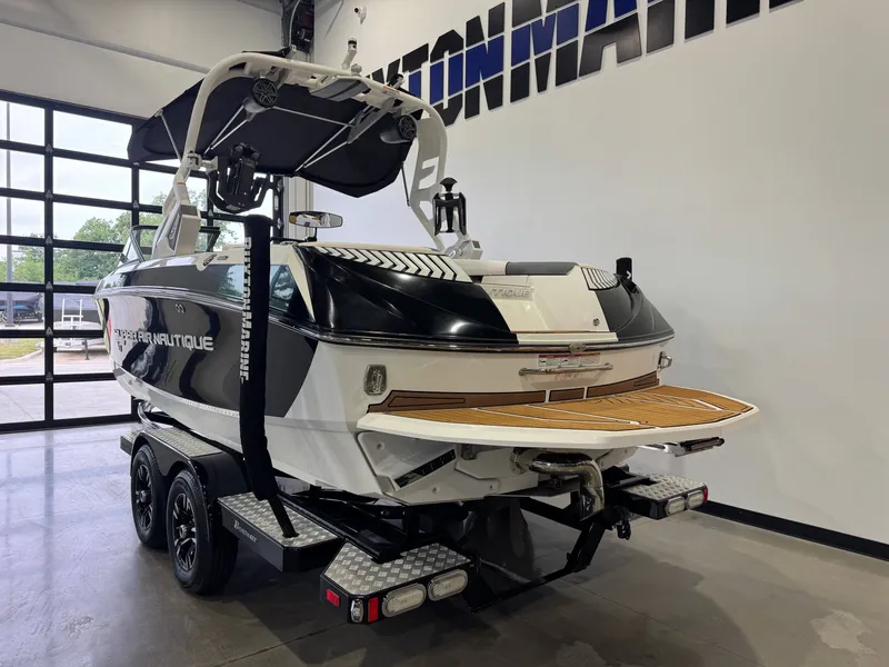 Slide: The Image of Nautique Super Air Nautique G21 2018 - 5