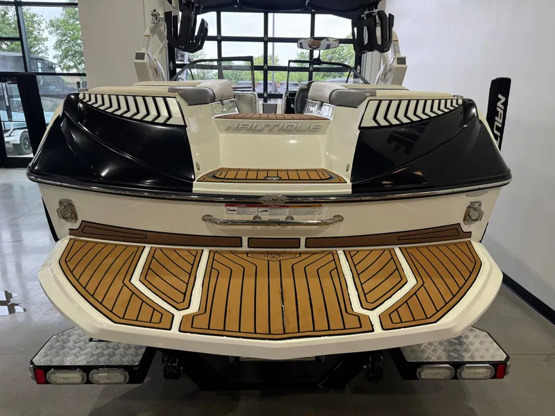 Slide: The Image of Nautique Super Air Nautique G21 2018 - 8
