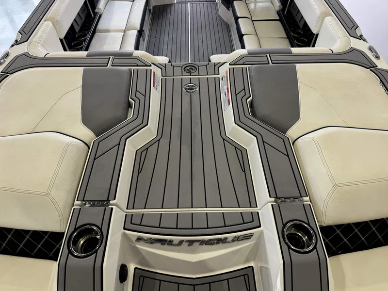 Slide: The Image of Nautique Super Air Nautique GS24 2019 - 10