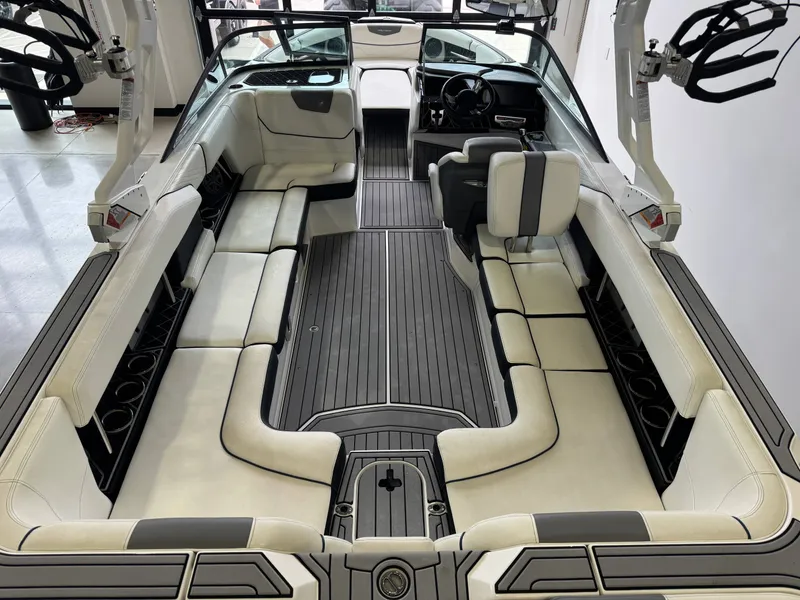 Slide: The Image of Nautique Super Air Nautique GS24 2019 - 13