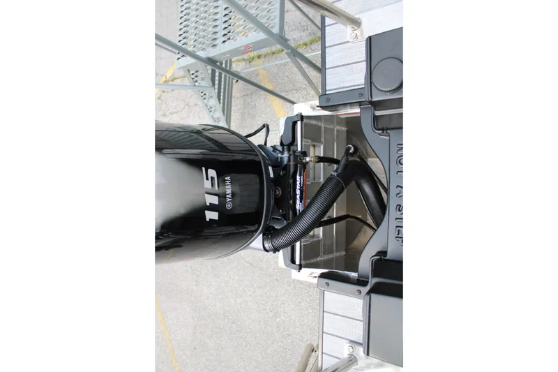 Slide: The Image of 2025 SunCatcher Select 320RCX with Yamaha 115 engine, detailed view from above. - 11