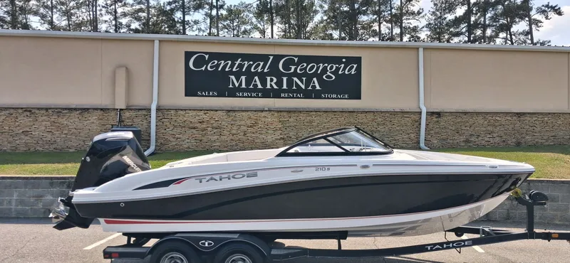 Slide: The Image of Tahoe 210 S 2022 - 8