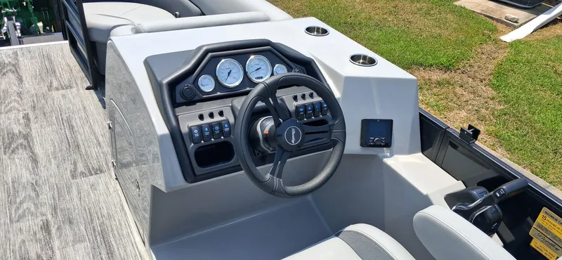 Slide: The Image of Bentley Pontoons Legacy 220 Quad 2026 - 5