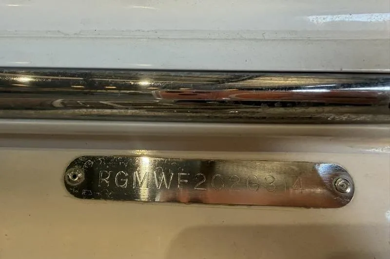 Slide: The Image of 2014 Regal 2700 ES Bowrider identification plate with serial number. - 26