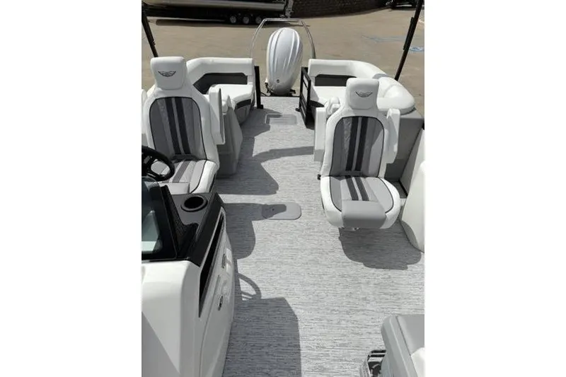Slide: The Image of 2025 Bennington 26 MFB-SPT boat interior with stylish seating and modern design. - 15