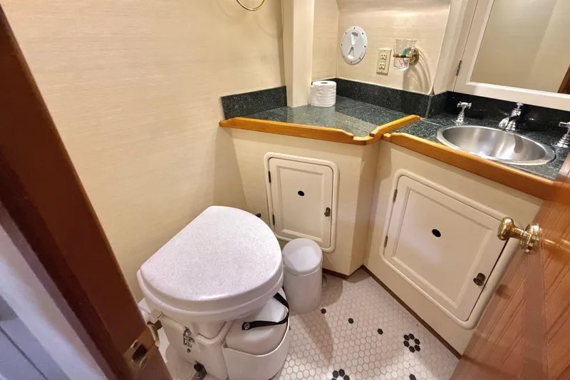 Slide: The Image of Ensuite Head Aft - 7