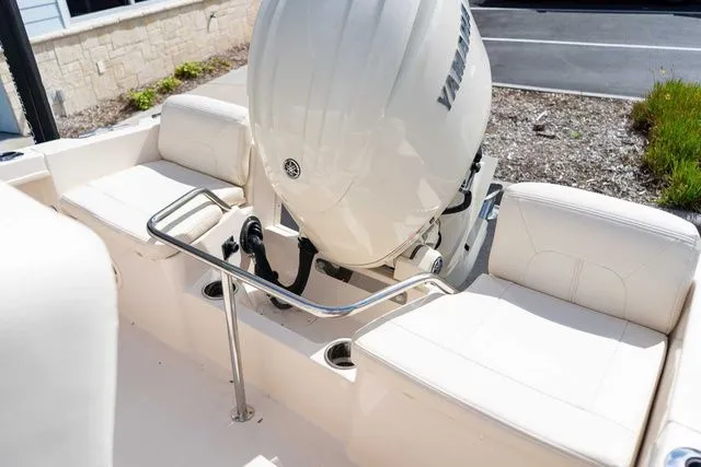 Slide: The Image of Grady-White Fisherman 180 2025 - 14