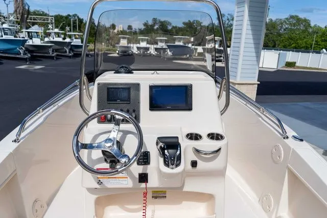 Slide: The Image of Grady-White Fisherman 180 2025 - 16