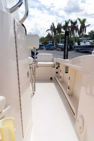 Slide: The Image of Grady-White Fisherman 180 2025 - 27