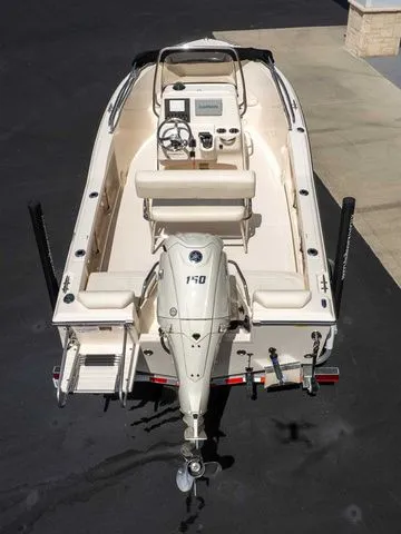 Slide: The Image of Grady-White Fisherman 180 2025 - 28