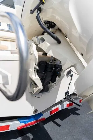 Slide: The Image of Grady-White Fisherman 180 2025 - 8