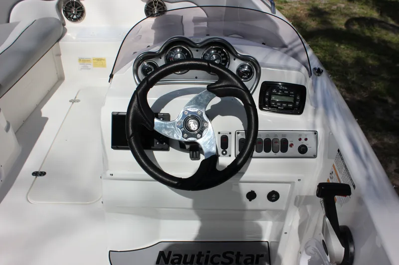 Slide: The Image of Steering console of NauticStar 203 SC boat, year 2022. - 11