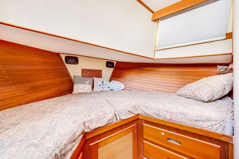 Slide: The Image of Grand Banks 49 Classic 1991 - 38