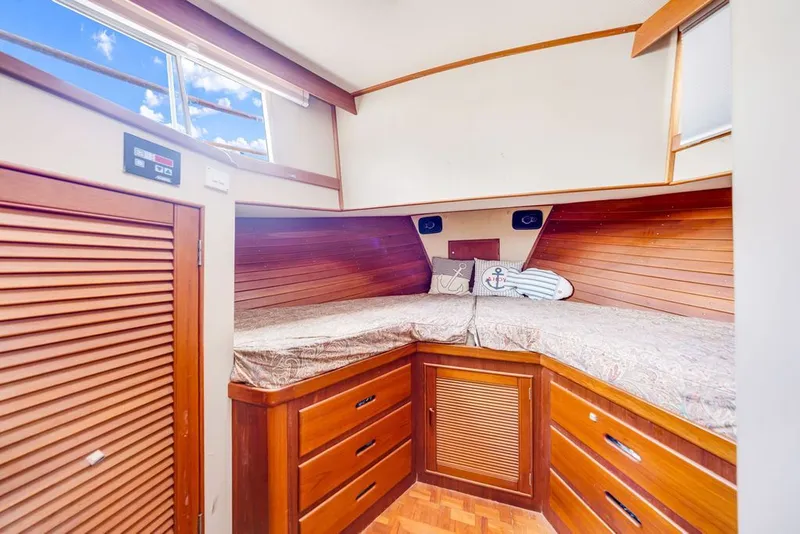 Slide: The Image of Grand Banks 49 Classic 1991 - 39