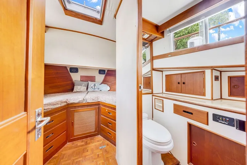 Slide: The Image of Grand Banks 49 Classic 1991 - 47