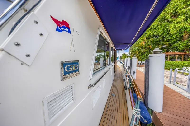 Slide: The Image of Grand Banks 49 Classic 1991 - 5