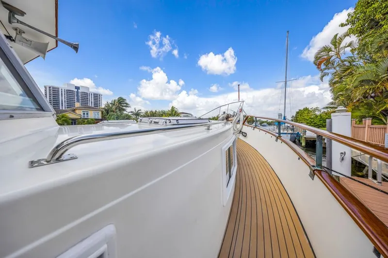 Slide: The Image of Grand Banks 49 Classic 1991 - 7