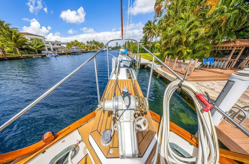 Slide: The Image of Grand Banks 49 Classic 1991 - 88