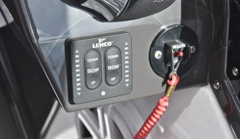 Slide: The Image of Lenco control panel on Blackfin 272 DC boat, 2019 model. - 12