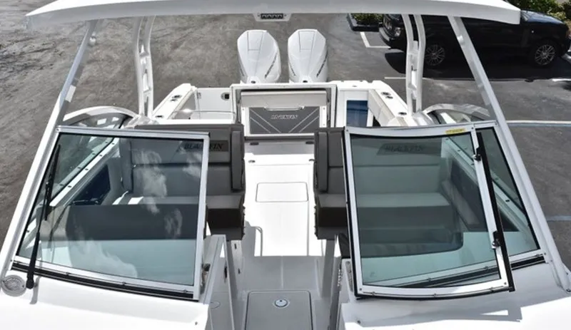 Slide: The Image of 2019 Blackfin 272 DC boat with open cockpit and seating. - 5