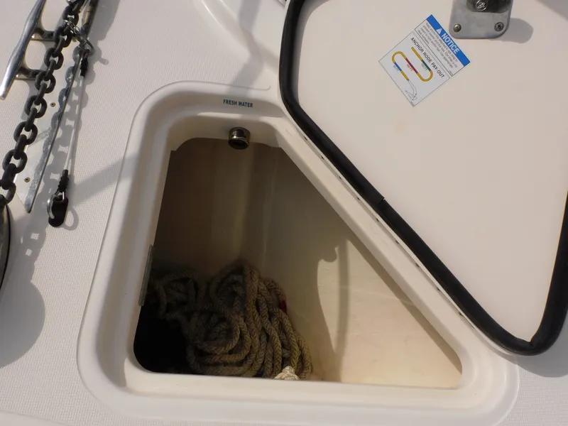 Slide: The Image of Tiara 36 Coronet 2013 - 10