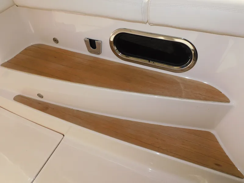 Slide: The Image of Tiara 36 Coronet 2013 - 38