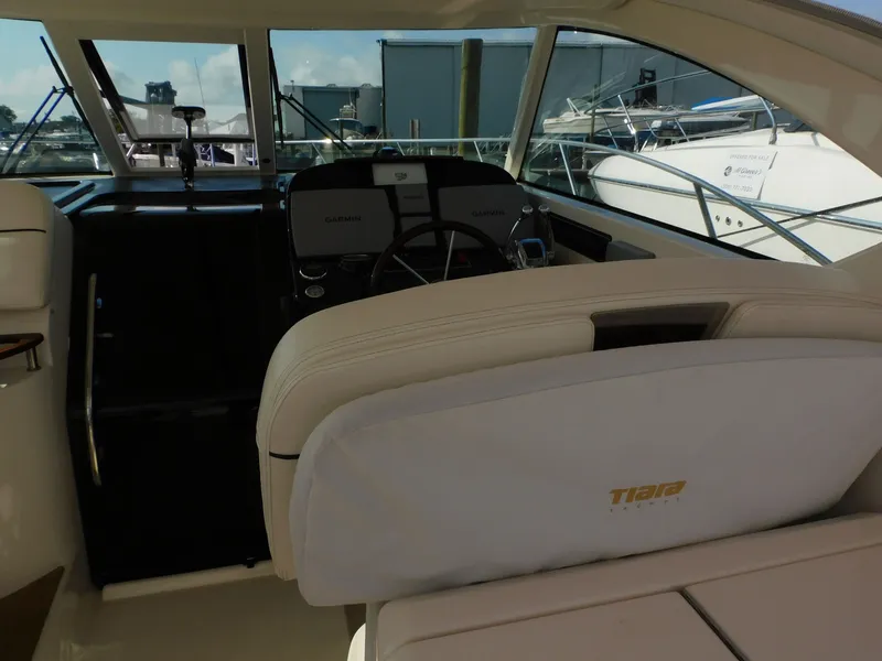 Slide: The Image of Tiara 36 Coronet 2013 - 41