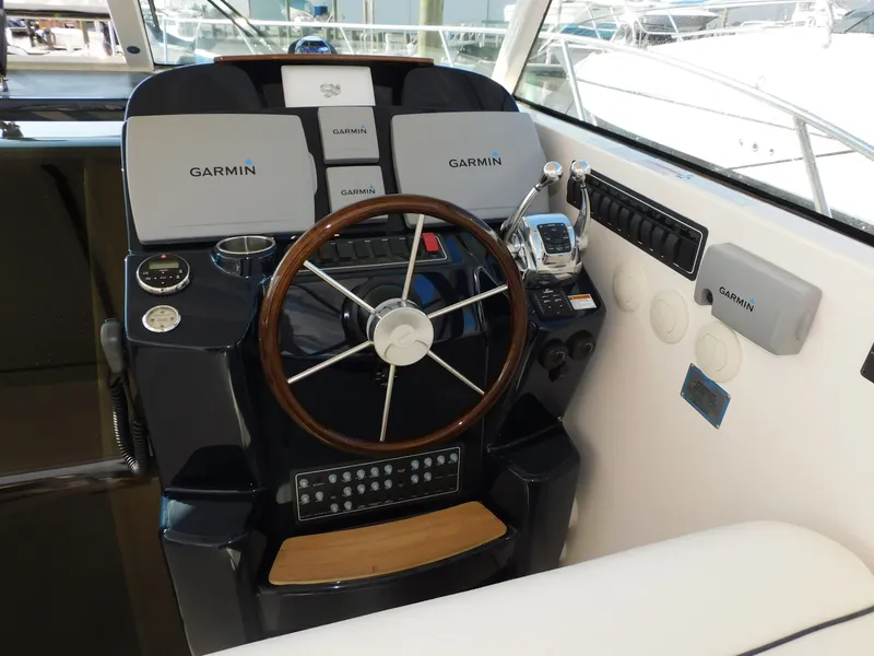 Slide: The Image of Tiara 36 Coronet 2013 - 43