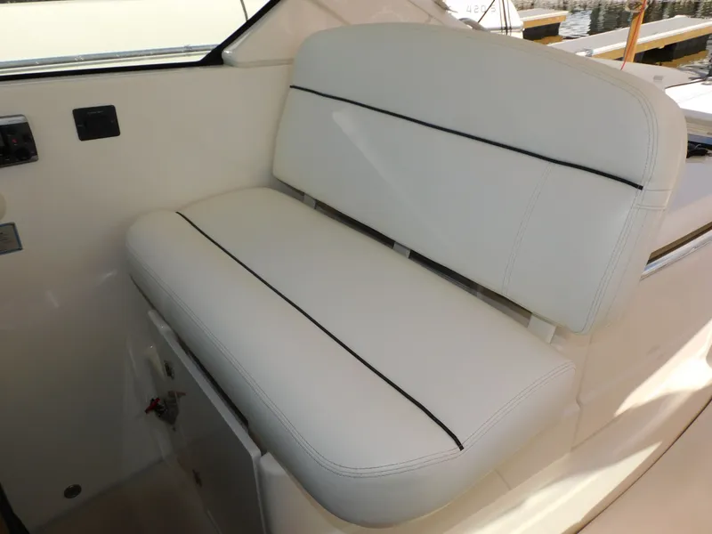 Slide: The Image of Tiara 36 Coronet 2013 - 45