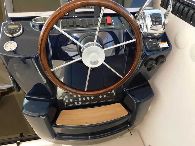 Slide: The Image of Tiara 36 Coronet 2013 - 48