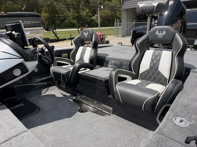 Slide: The Image of Phoenix Bass Boat 921 Elite X 2026 - 14